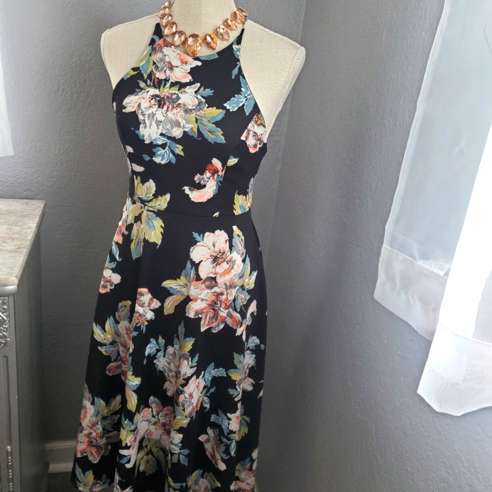Soprano Black floral open back midi dress